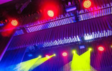 Сучасне освітлення в міському ДК Таврійська