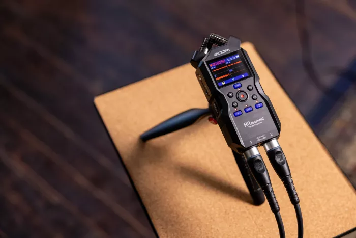 Zoom H4essential портативный 4-дорожечный рекордер, 32-bit float