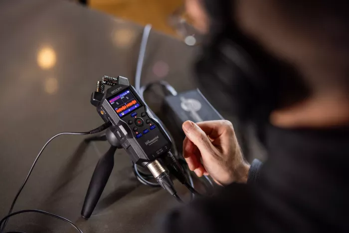 Zoom H4essential портативный 4-дорожечный рекордер, 32-bit float