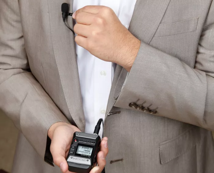 Zoom F1-LP портативный рекордер с петличным микрофоном LMF-1 для журналистов, интервьюеров, видеографов и контент-мейкеров