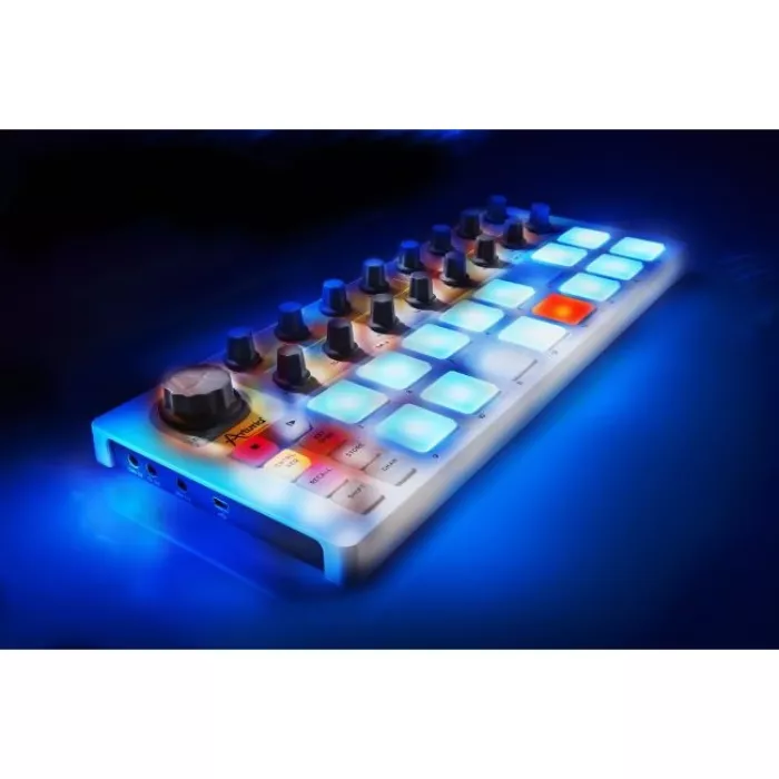 MIDI-контролер Arturia BeatStep White Edition