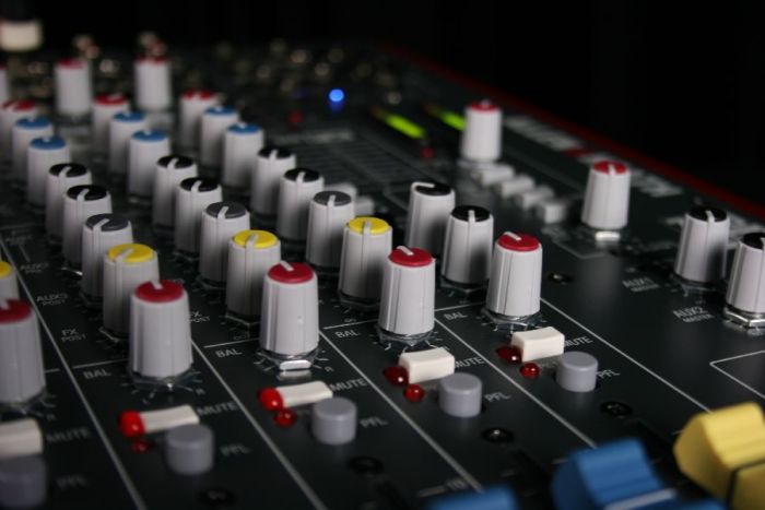 Allen Heath ZED16FX Мікшерний пульт