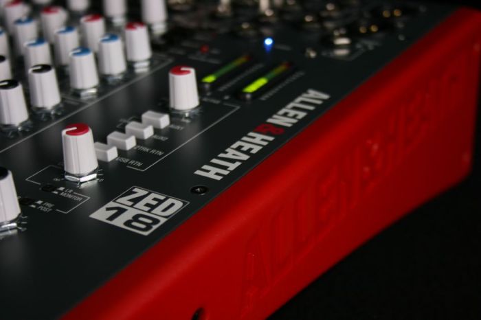 Allen Heath ZED1802 Мікшерний пульт