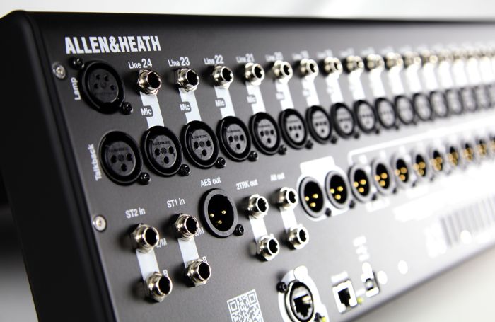 Allen Heath QU-24 Мікшерний пульт