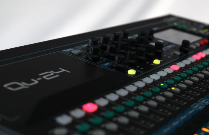 Allen Heath QU-24 Мікшерний пульт