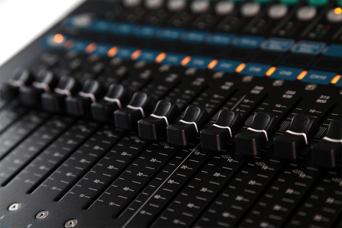 Allen Heath QU-24 Мікшерний пульт