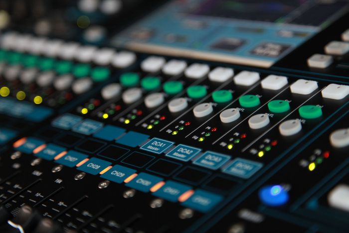 Allen Heath QU-32 Мікшерний пульт