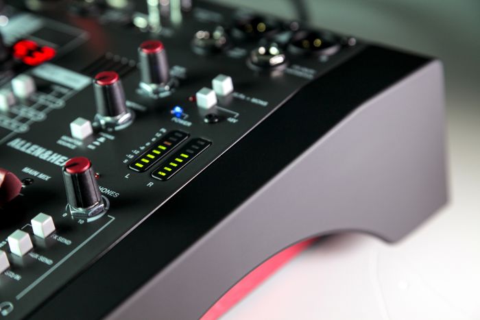 Allen Heath ZEDi-10FX Мікшерний пульт