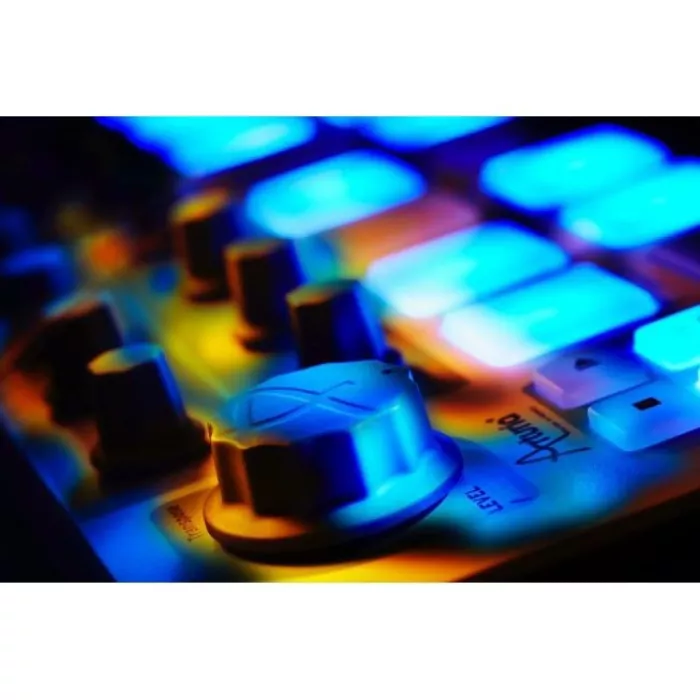 MIDI-контролер Arturia BeatStep White Edition