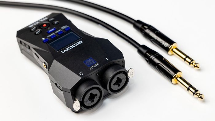Zoom H1 XLR портативний цифровий рекордер, 2а комбовходи XLR/TRS, до 10 годин роботи (1 батарейка типу AA)