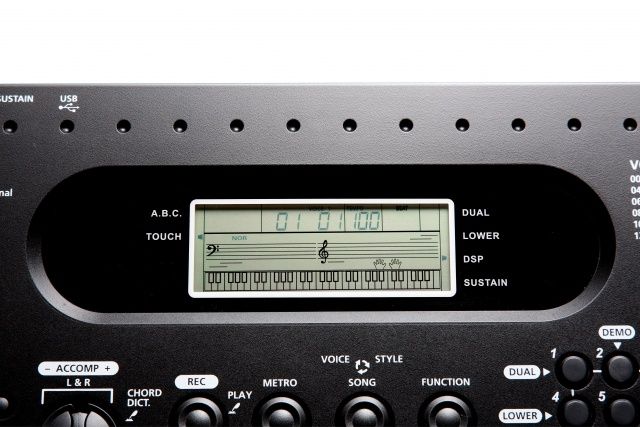 Kurzweil KP70 синтезатор з автоакомпанементом