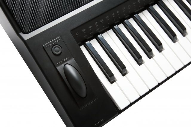 Kurzweil KP200 синтезатор з автоакомпанементом