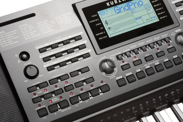 Kurzweil KP200 синтезатор з автоакомпанементом