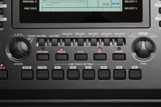 Kurzweil KP200 синтезатор з автоакомпанементом
