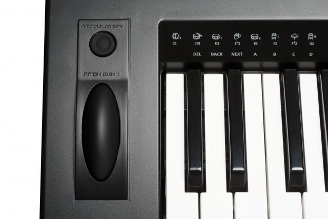 Kurzweil KP200 синтезатор з автоакомпанементом