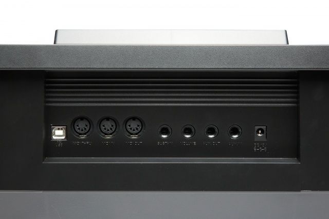 Kurzweil KP200 синтезатор з автоакомпанементом