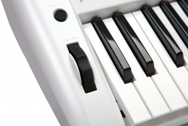 Kurzweil KP140 синтезатор з автоакомпанементом