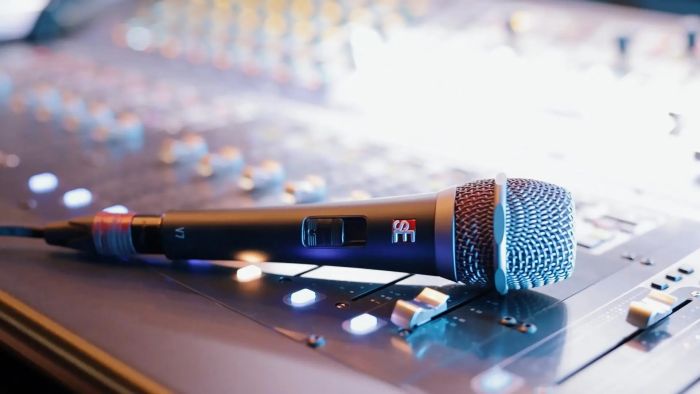 sE Electronics V7 Switch динамический вокальный микрофон с выключателем.