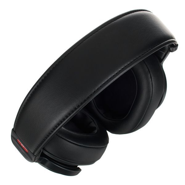 SONY PRO MDR-M1 Студійні навушники закритого типу; Складна конструкція; В комплекті сумка, адаптер Jack3.5 / 6.3 мм.