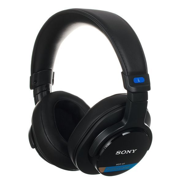 SONY PRO MDR-M1 Студійні навушники закритого типу; Складна конструкція; В комплекті сумка, адаптер Jack3.5 / 6.3 мм.