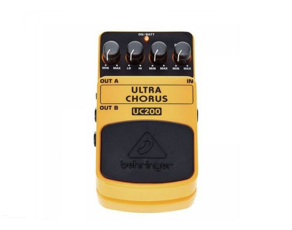 Гітарна педаль Behringer UC200
