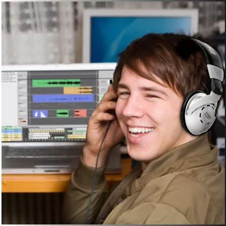 BEHRINGER HPS3000 Студійні навушники закритого типу; Овальні амбушюри; АЧХ 20-20000 Гц Прямий кабель; Адаптер-джек 6,3мм. 