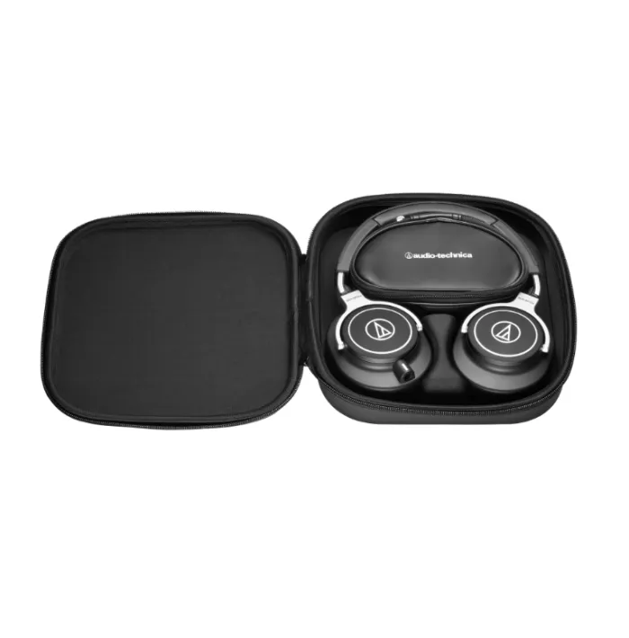 Audio-Technica ATH-M70X мониторные наушники закрытого типа; 45мм динамики; АЧХ 5-40 000 Гц; Поворотная на 90 градусов конструкция чашек; Мониторинг одним ухом; Складная конструкция; В комплекте 3 кабеля, 6,3 мм адаптер-джек, чехол для хранения; Вес 280 г.