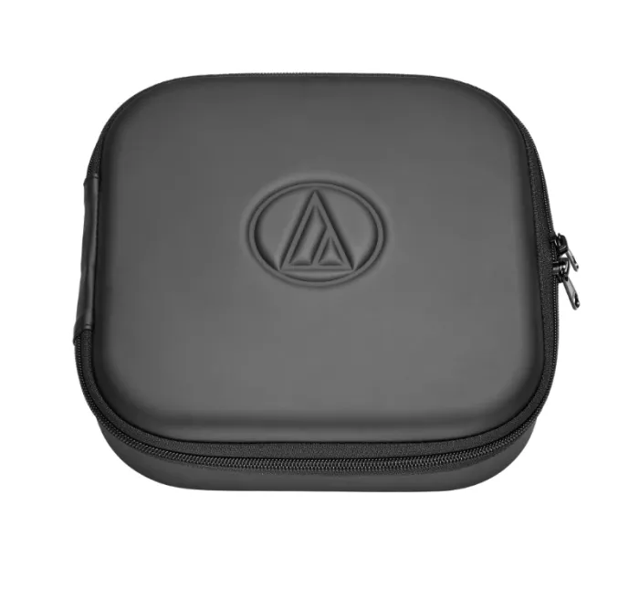 Audio-Technica ATH-M70X мониторные наушники закрытого типа; 45мм динамики; АЧХ 5-40 000 Гц; Поворотная на 90 градусов конструкция чашек; Мониторинг одним ухом; Складная конструкция; В комплекте 3 кабеля, 6,3 мм адаптер-джек, чехол для хранения; Вес 280 г.