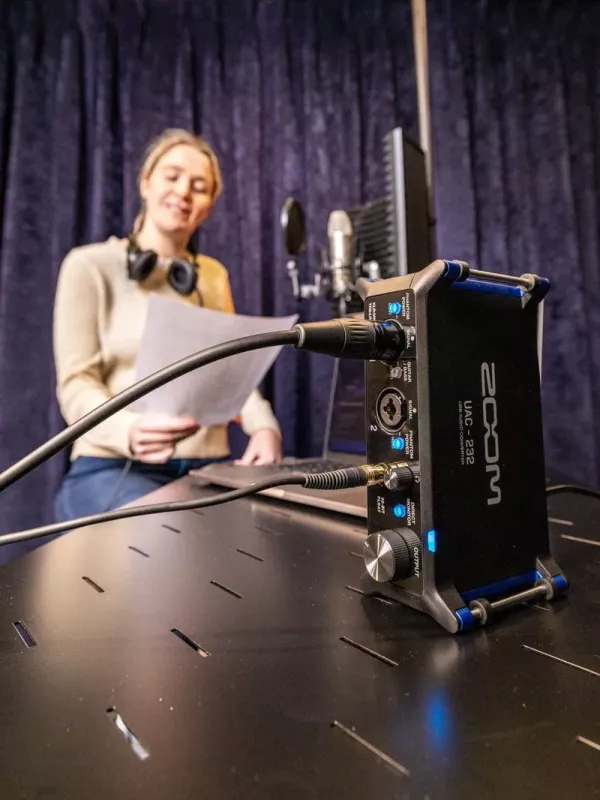 Zoom UAC-232 Звукова карта