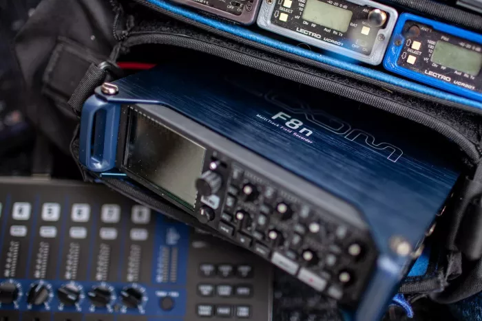 Zoom F8n Pro професійний польовий рекордер (32-біт Float, 8 XLR входів) для кіно та ТБ із точним таймкодом, Bluetooth, 2,4" повнокольоровий РК-дисплей