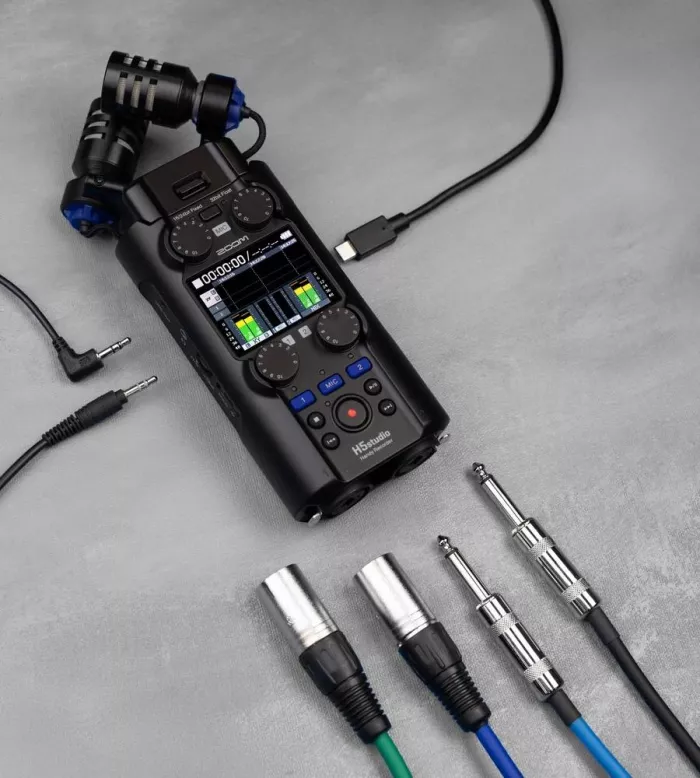 Zoom H5studio рекордер для студии и поля с 32-битным Float, 6-дорожечная запись (4 изолированные дорожки + стерео микс)