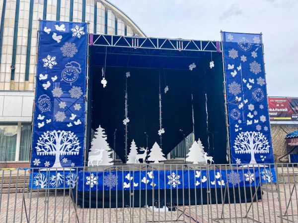 Оренда сцени з дахом 6х4 висотою 6м з дахом 6х4