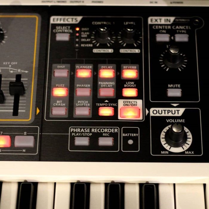 Синтезатор Roland GAIA SH-01