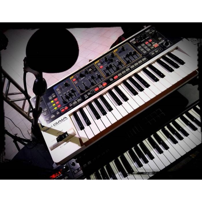 Синтезатор Roland GAIA SH-01
