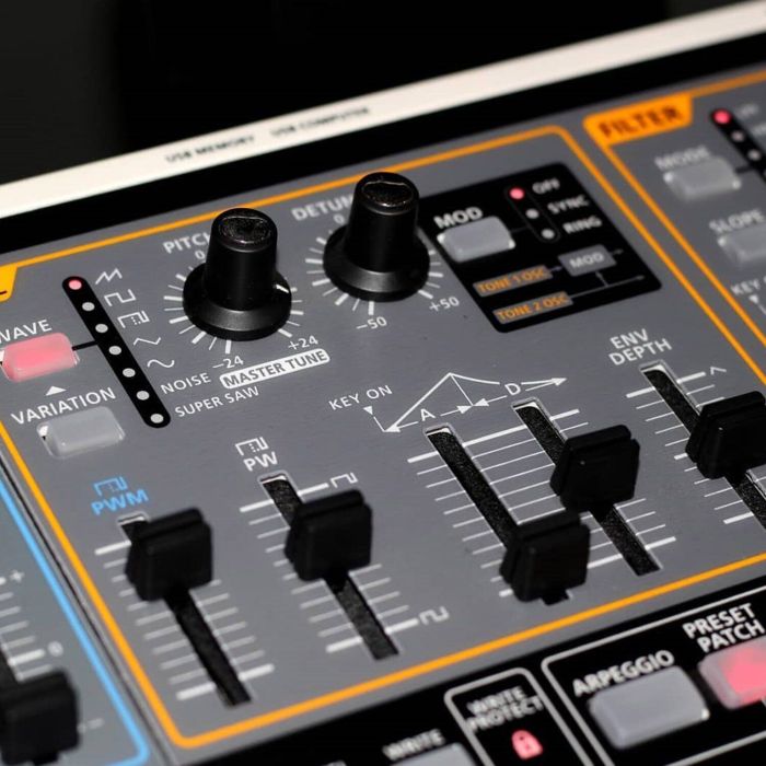 Синтезатор Roland GAIA SH-01