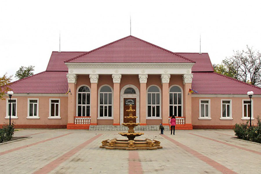 СОВРЕМЕННЫЙ СВЕТ В ГОРОДСКОМ ДК ТАВРИЙСКА