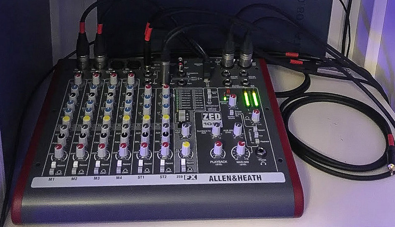 Микшерный пульт Allen Heath ZED10FX